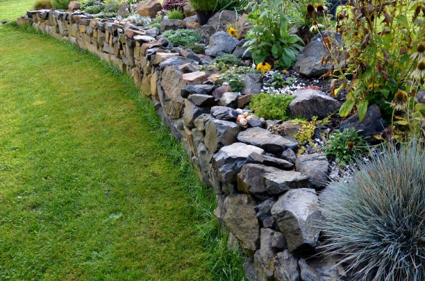 stone retaining wall